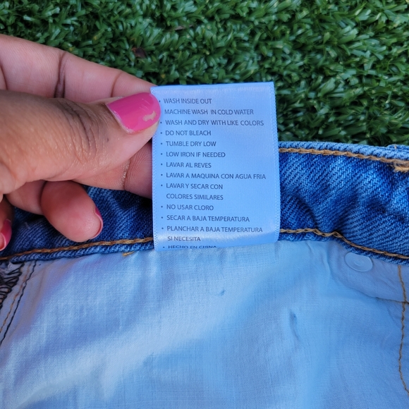 KanCan Estilo button fly shorts - Picture 6 of 7